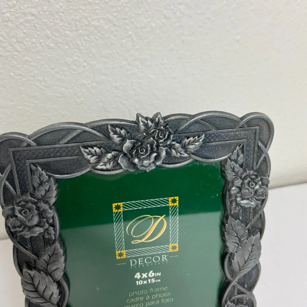 Vintage Picture Frame Metal Roses Made in Taiwan